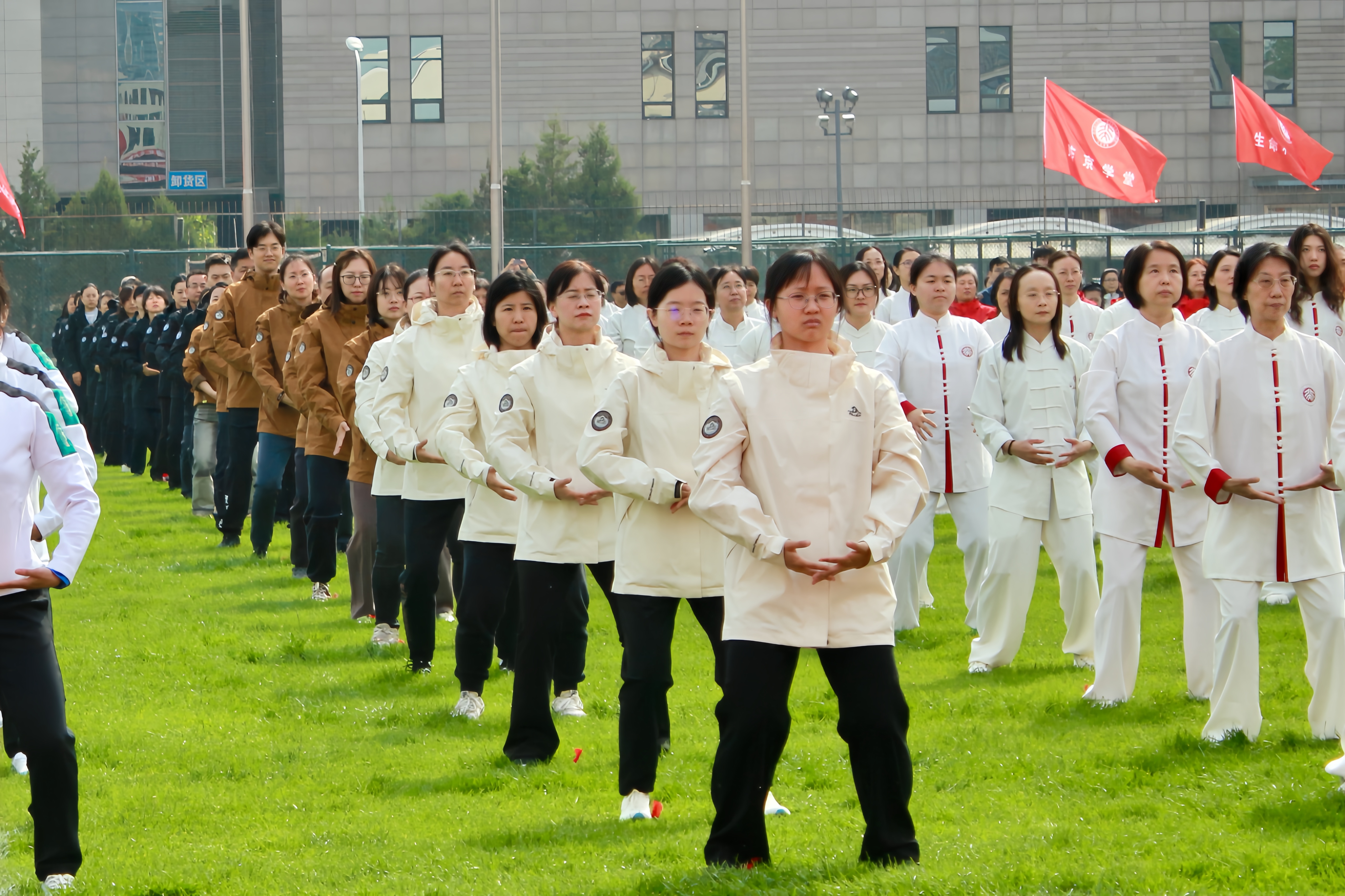 7f9ed343734a48f292395d5675a99183.jpg 图4 团体操照片.jpg